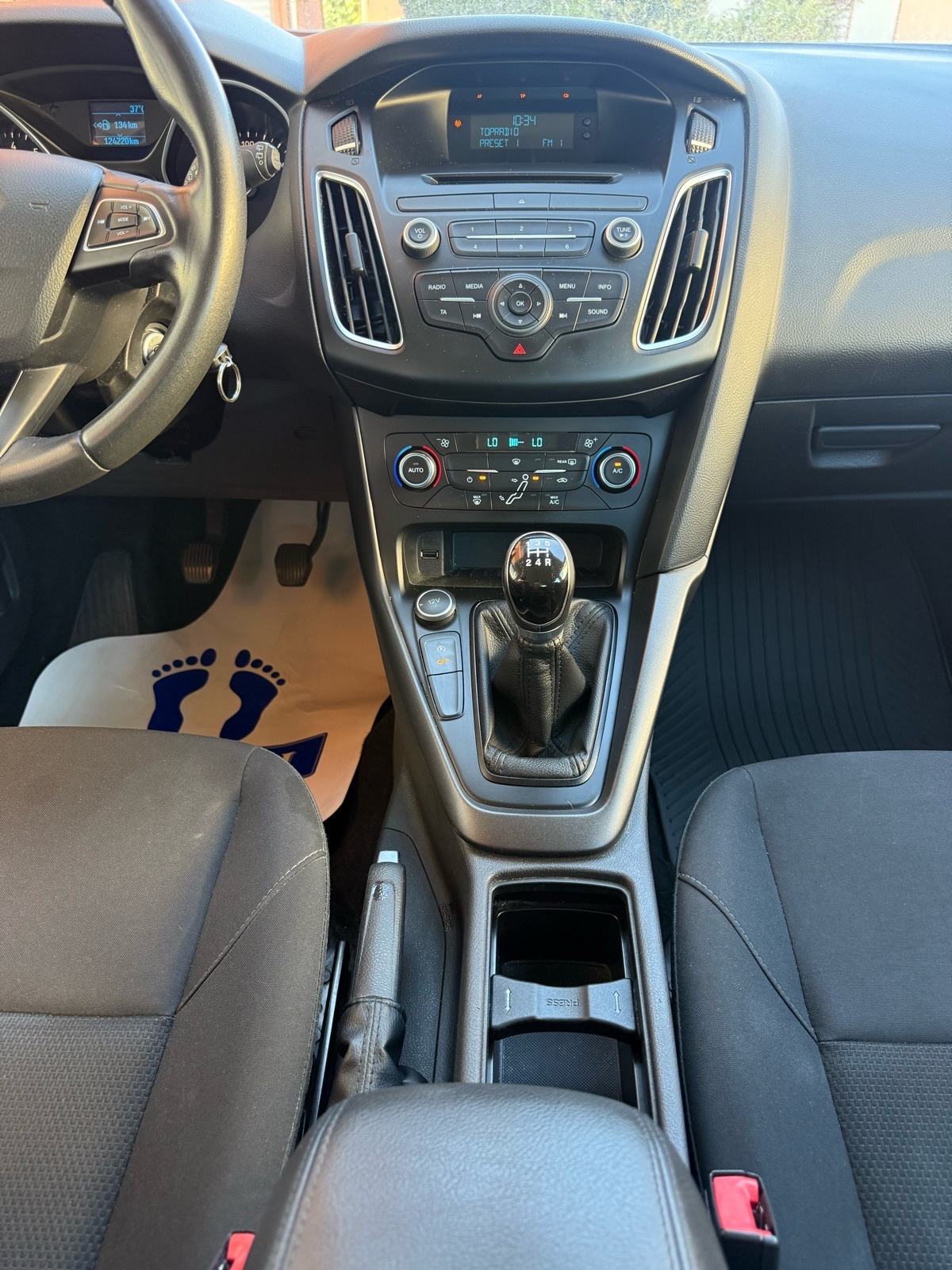 Ford Focus Karavan 1,0 GTDi*PRVI VLASNIK*KLIMA*KUPLJEN U HR*SERVISNA*, fotografija 12