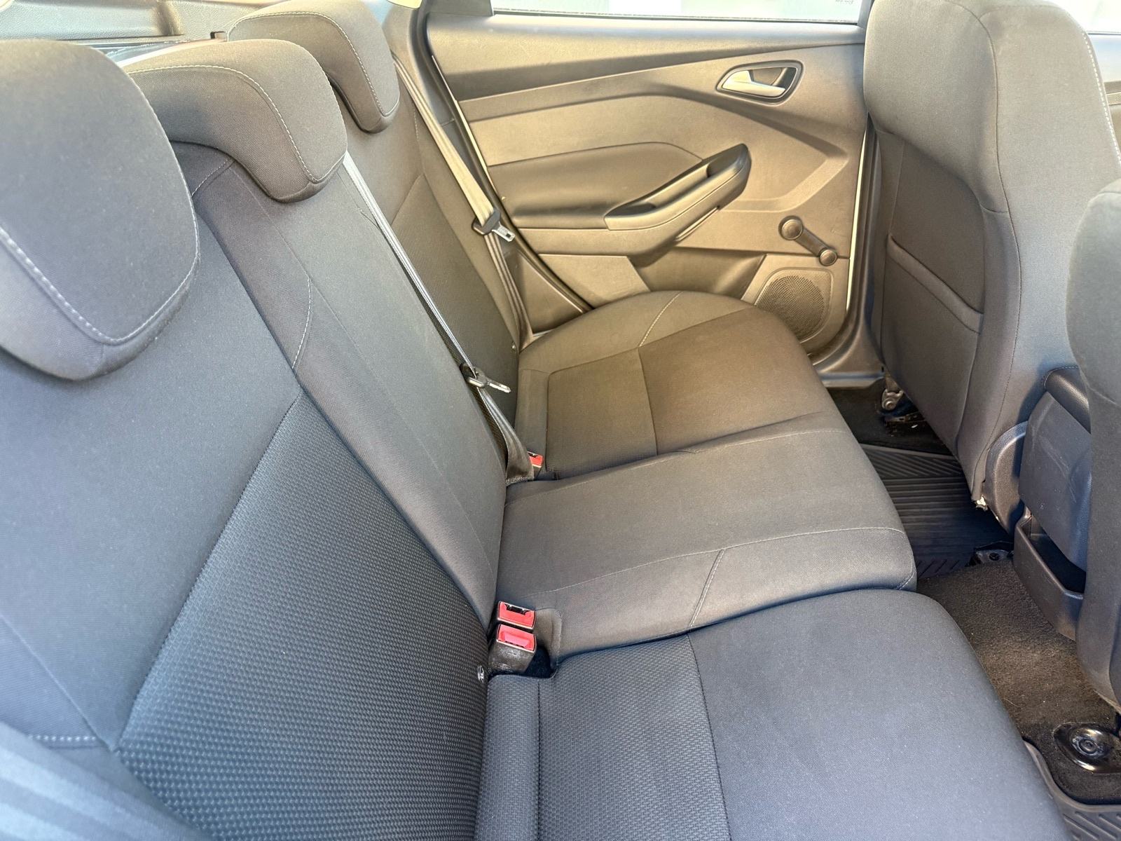 Ford Focus Karavan 1,0 GTDi*PRVI VLASNIK*KLIMA*KUPLJEN U HR*SERVISNA*, fotografija 18