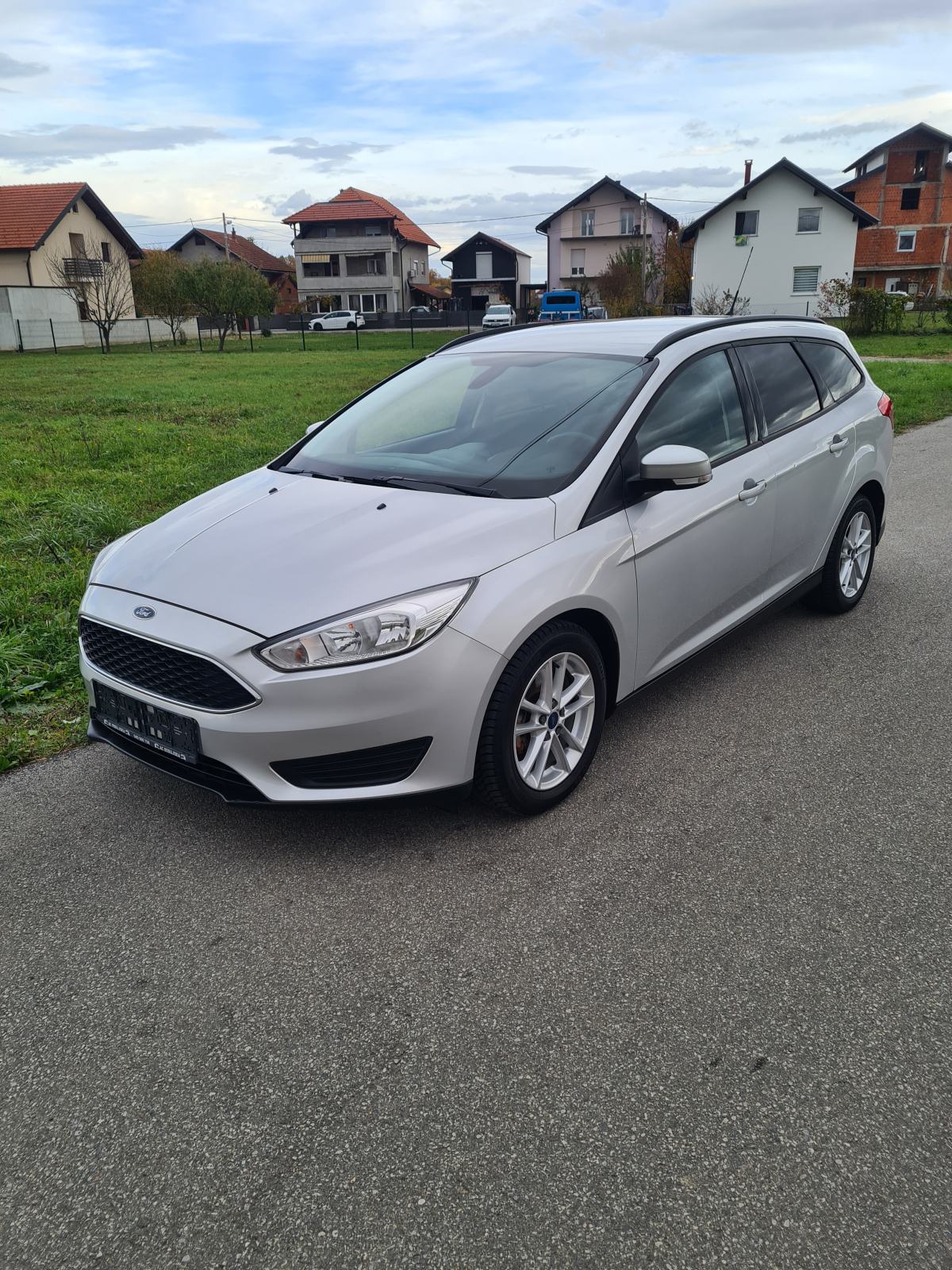 Ford Focus 2016god., veliki i mali servis upravo odrađen,Odličan, fotografija 1