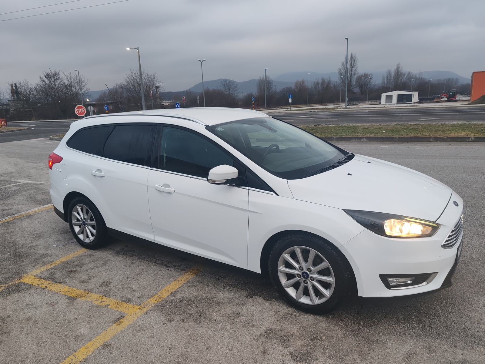 Ford Focus Karavan 1,0 GTDi, pogled izvana - slika 1