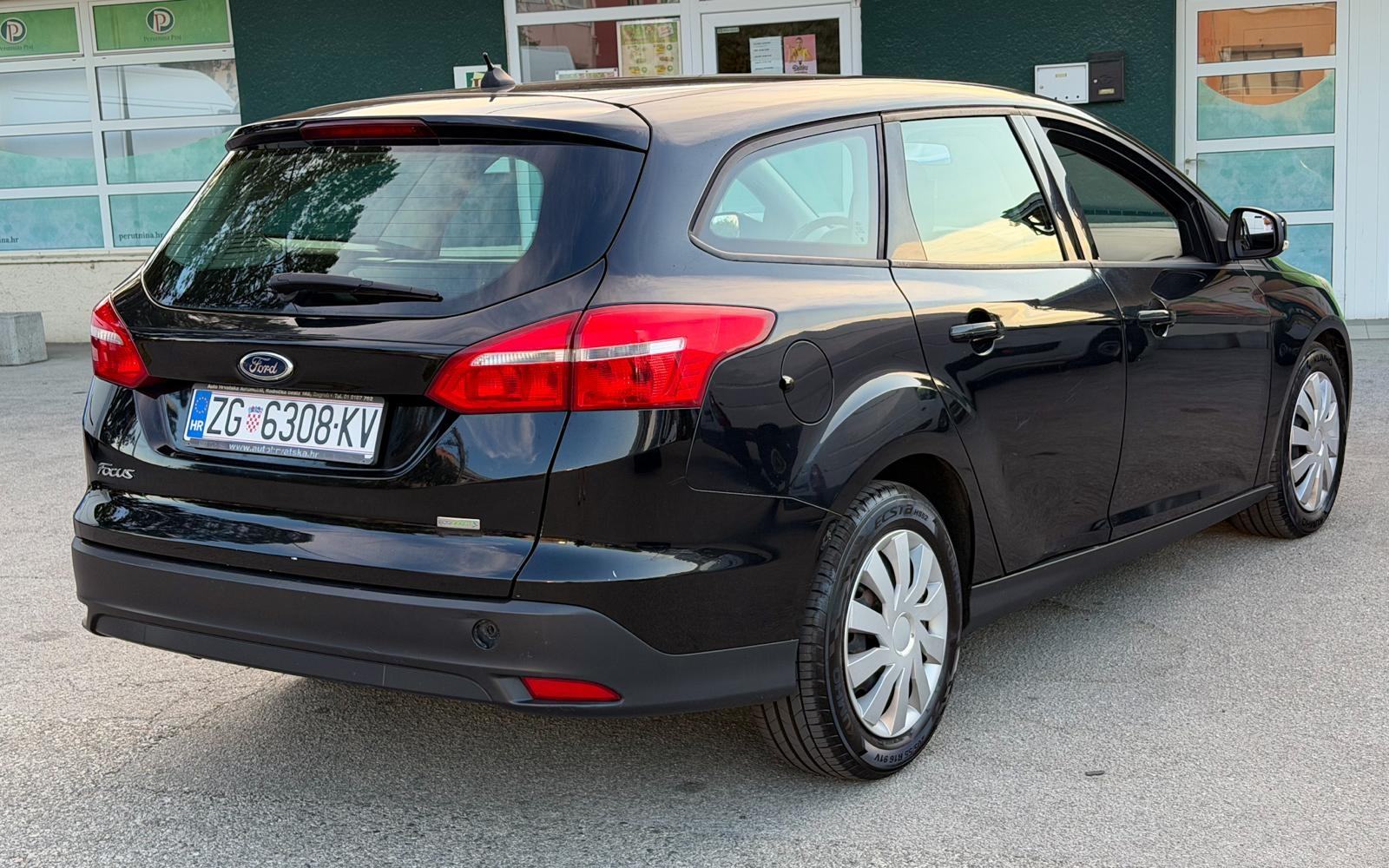 Ford Focus Karavan 1,0 GTDi, fotografija 4