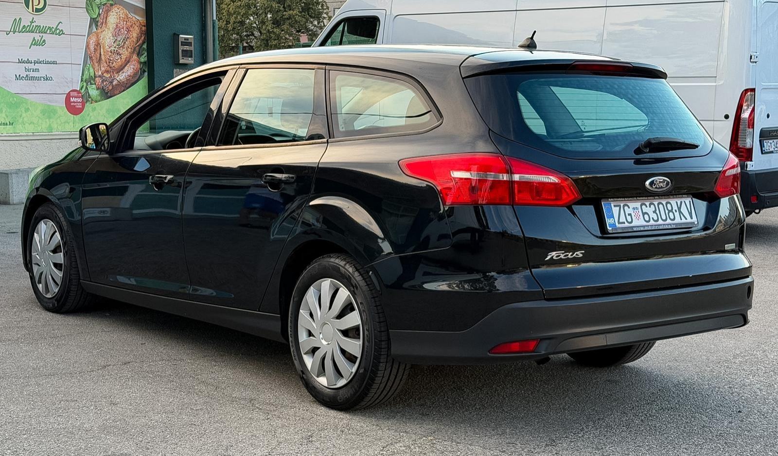 Ford Focus Karavan 1,0 GTDi, fotografija 5