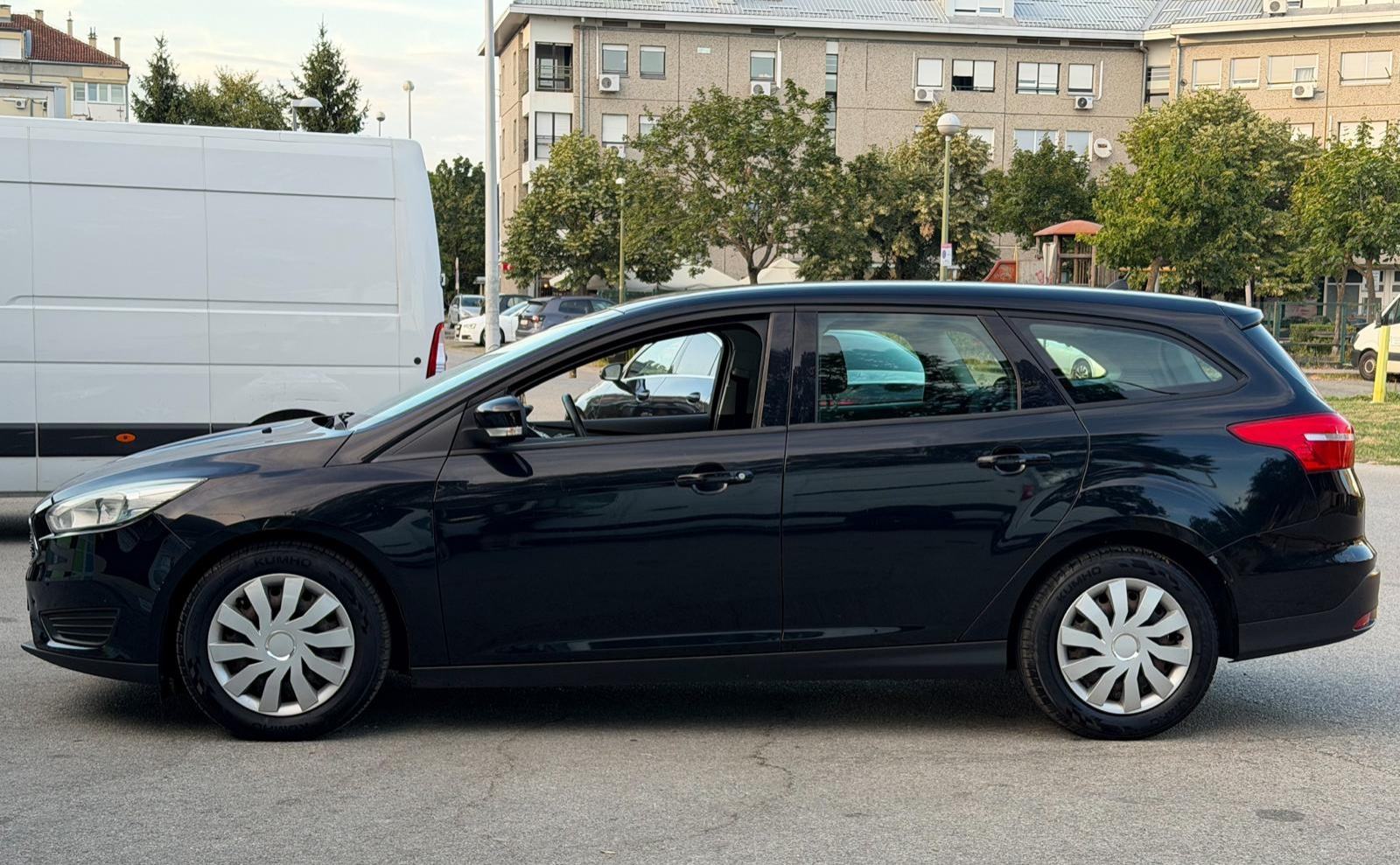 Ford Focus Karavan 1,0 GTDi, fotografija 7