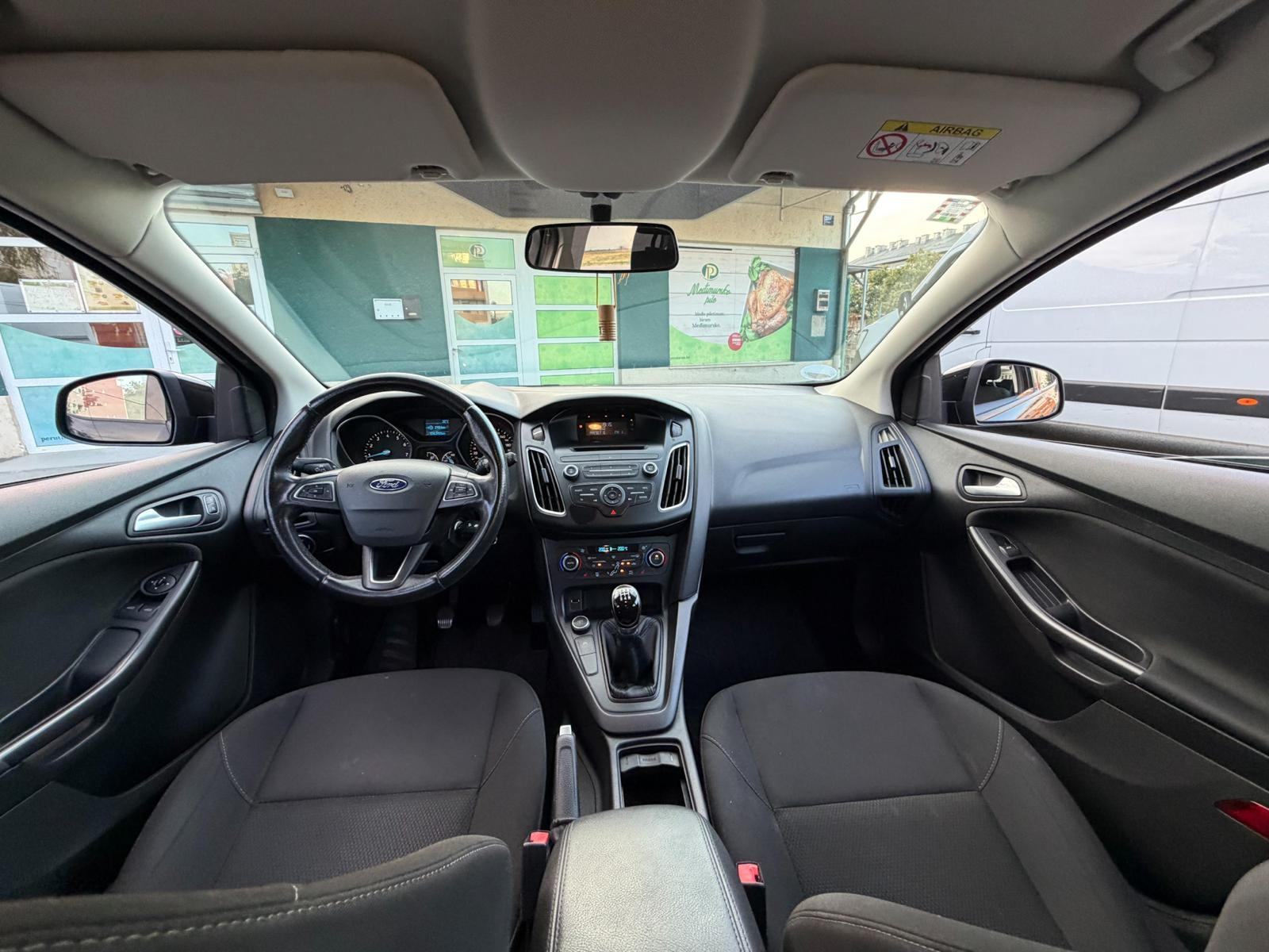 Ford Focus Karavan 1,0 GTDi, fotografija 12