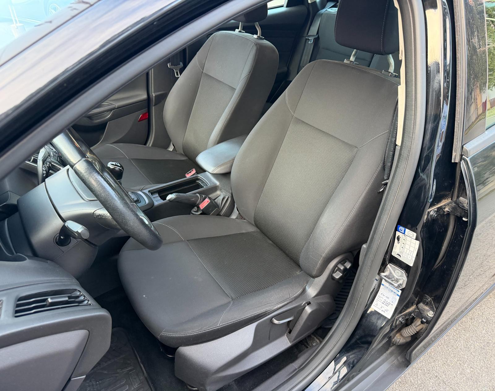Ford Focus Karavan 1,0 GTDi, fotografija 10