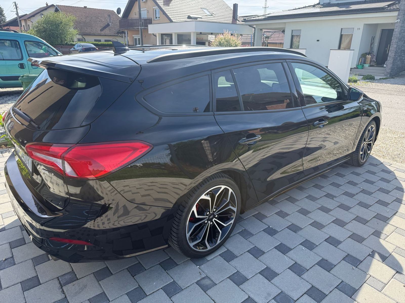 Ford Focus Karavan 1,0 ST-line 150.000km 114kW, fotografija 2