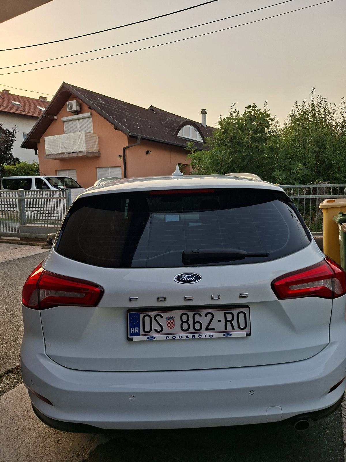 Ford Focus Karavan 1,5 Automatik,Navi, TOP OPREMA, FIX 9.500,00 EUR, fotografija 4