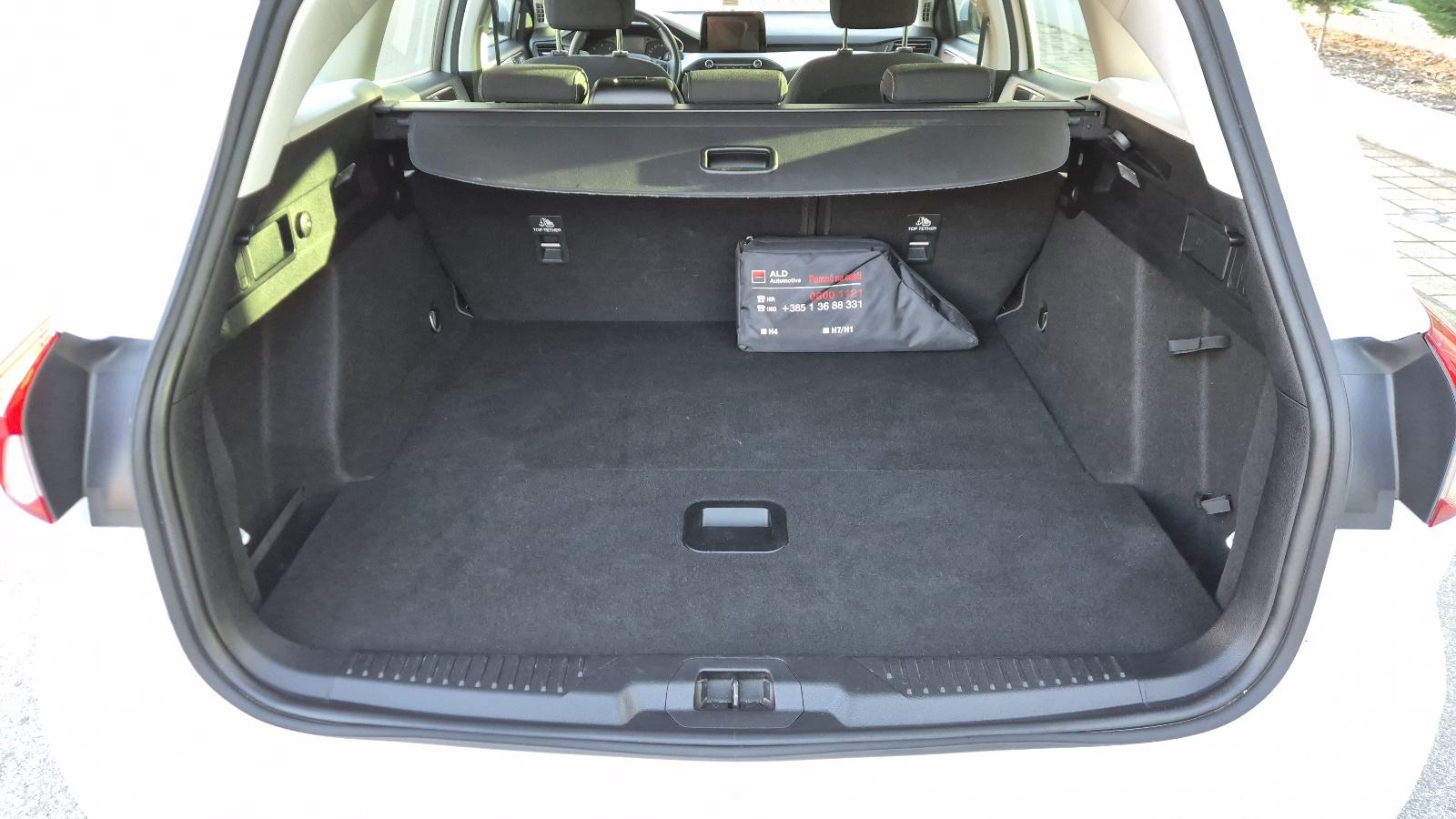 FORD FOCUS KAR.,HR AUTO, VLASNIK, VELIKI SERVIS, REG.01/2027.,ODLIČAN, fotografija 17