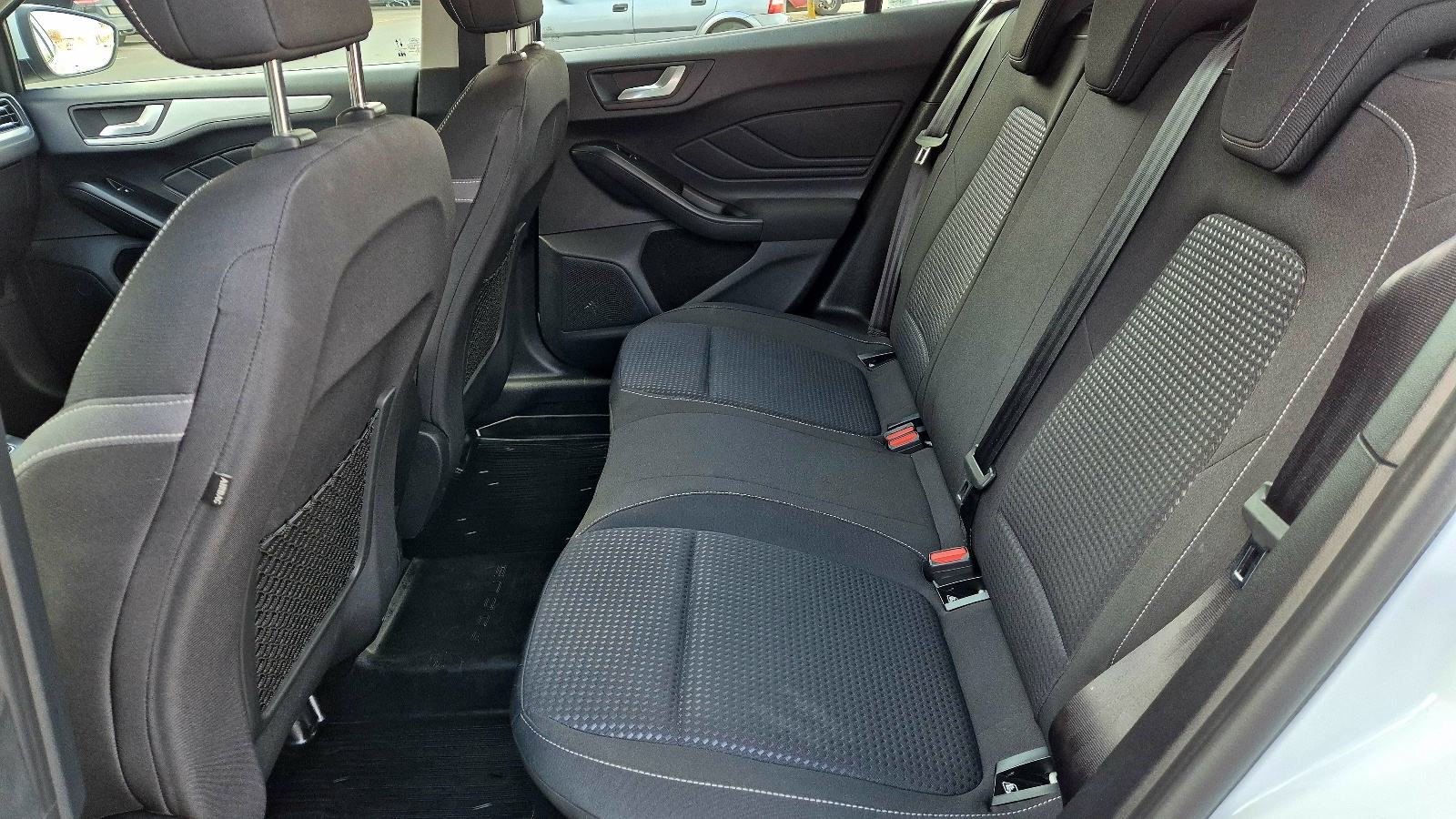 FORD FOCUS KAR.,HR AUTO, VLASNIK, VELIKI SERVIS, REG.01/2027.,ODLIČAN, fotografija 15
