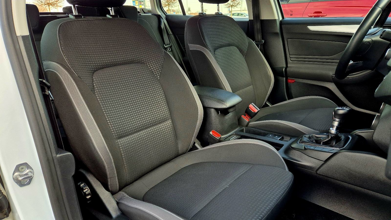 FORD FOCUS KAR.,HR AUTO, VLASNIK, VELIKI SERVIS, REG.01/2027.,ODLIČAN, fotografija 12