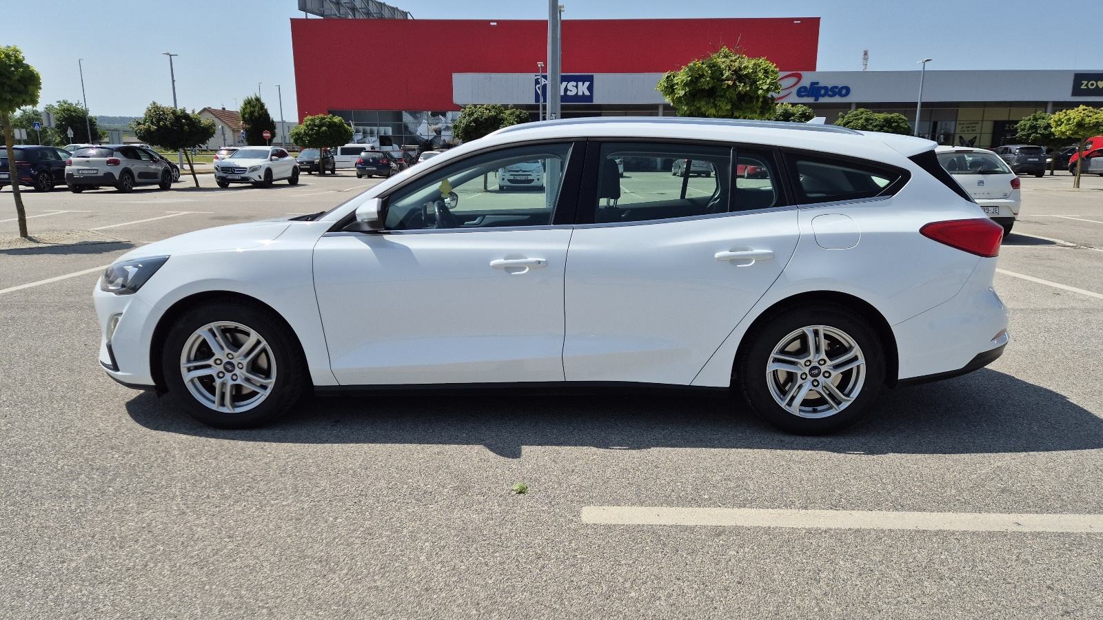 FORD FOCUS KAR.,HR AUTO, VLASNIK, VELIKI SERVIS, REG.01/2027.,ODLIČAN, fotografija 8