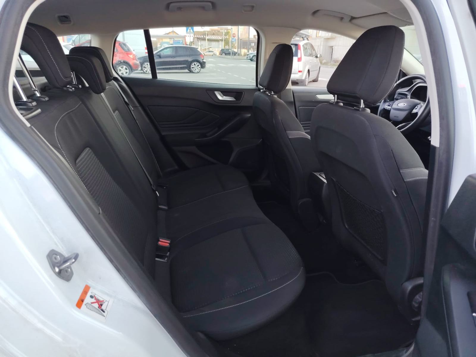 Ford Focus Karavan 1,5 - EURO 6 - KAMERA - LED - REG 07/27 - PRILIKA !, fotografija 8