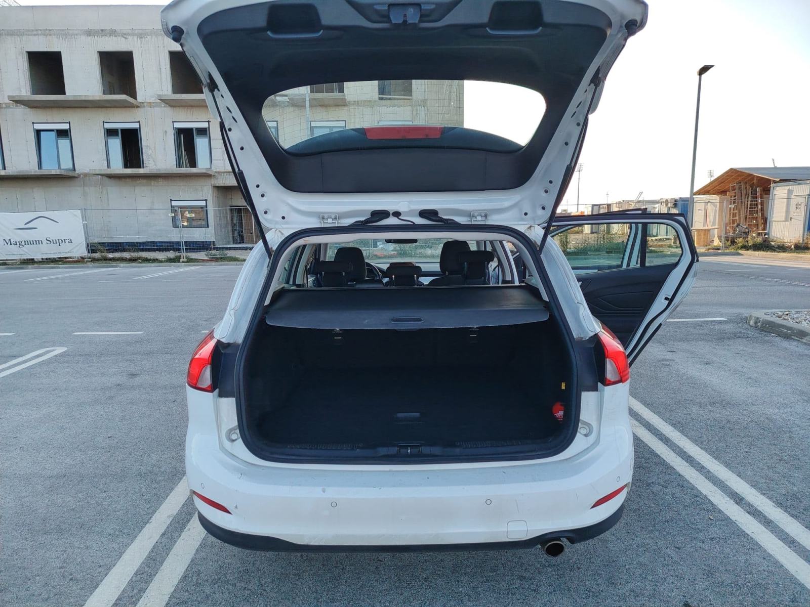 Ford Focus Karavan 1,5 - EURO 6 - KAMERA - LED - REG 07/27 - PRILIKA !, fotografija 9