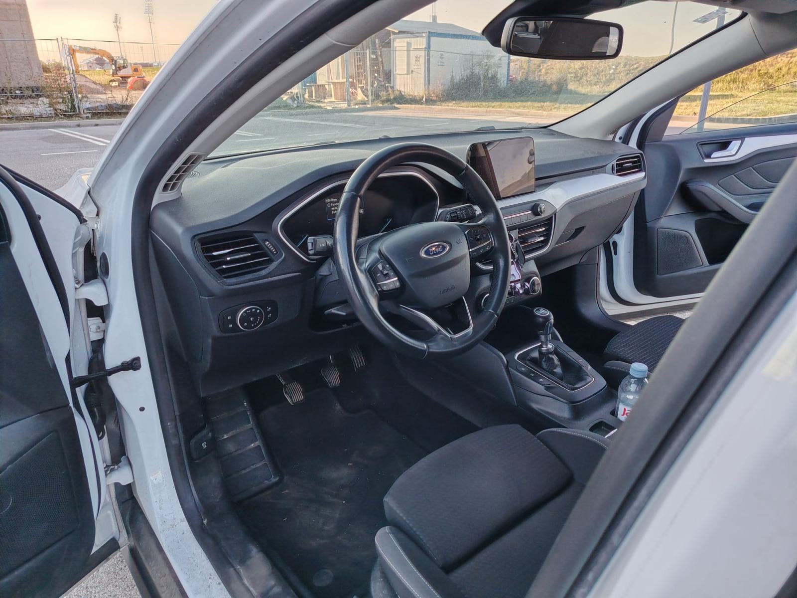 Ford Focus Karavan 1,5 - EURO 6 - KAMERA - LED - REG 07/27 - PRILIKA !, fotografija 3