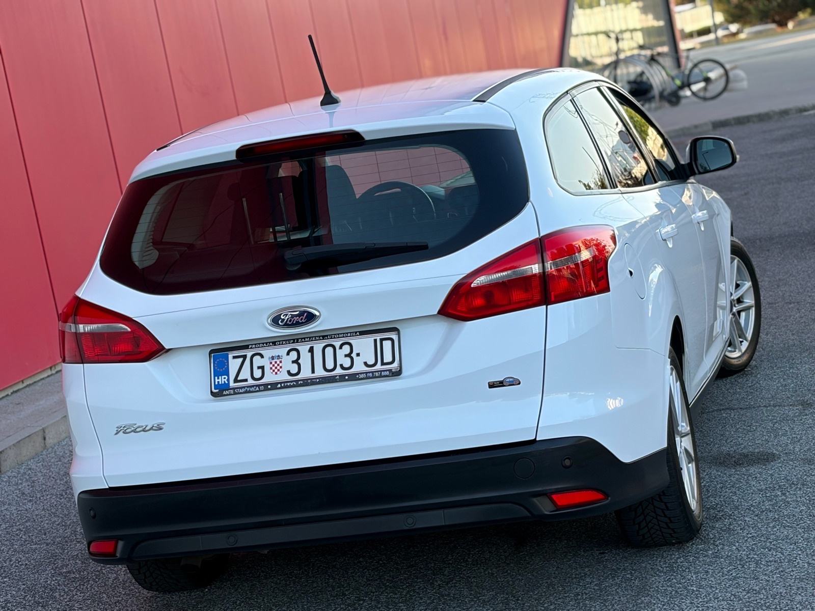 FORD FOCUS KARAVAN 1,5 TDCI EURO 6 KAO NOV!!!, fotografija 4