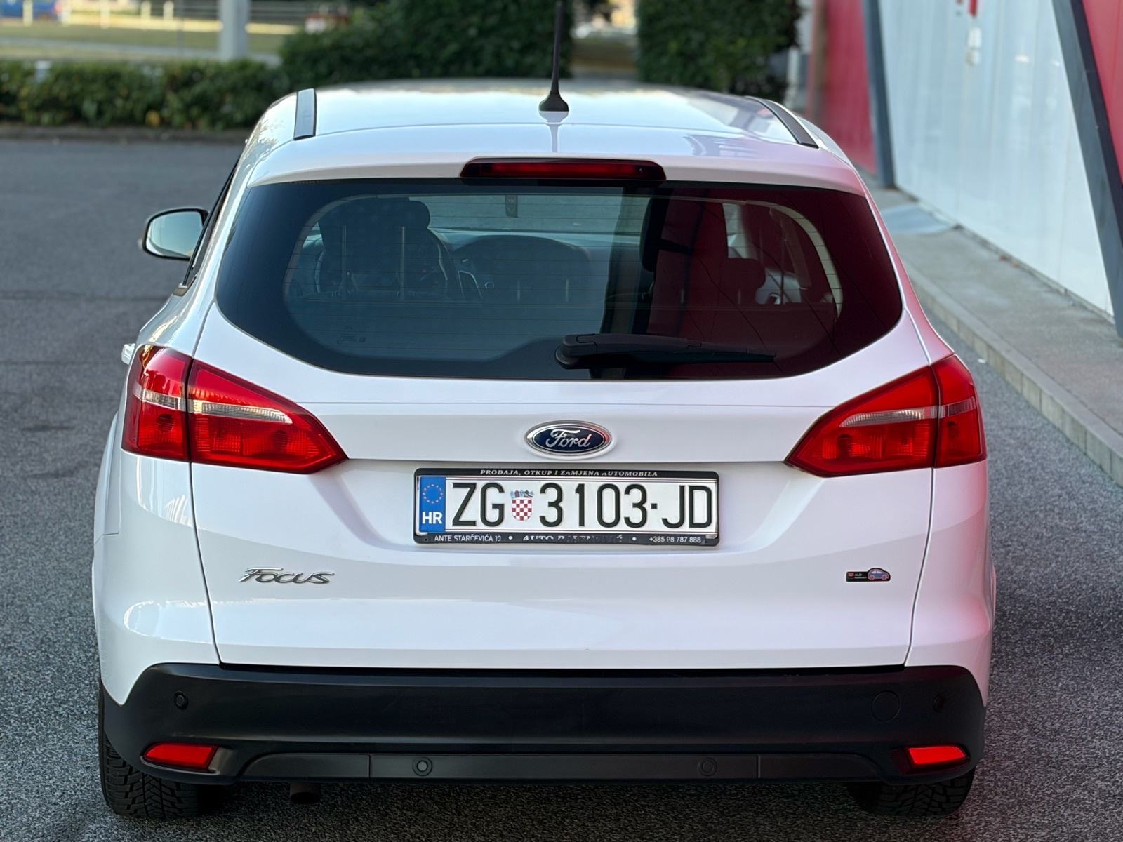 FORD FOCUS KARAVAN 1,5 TDCI EURO 6 KAO NOV!!!, fotografija 7