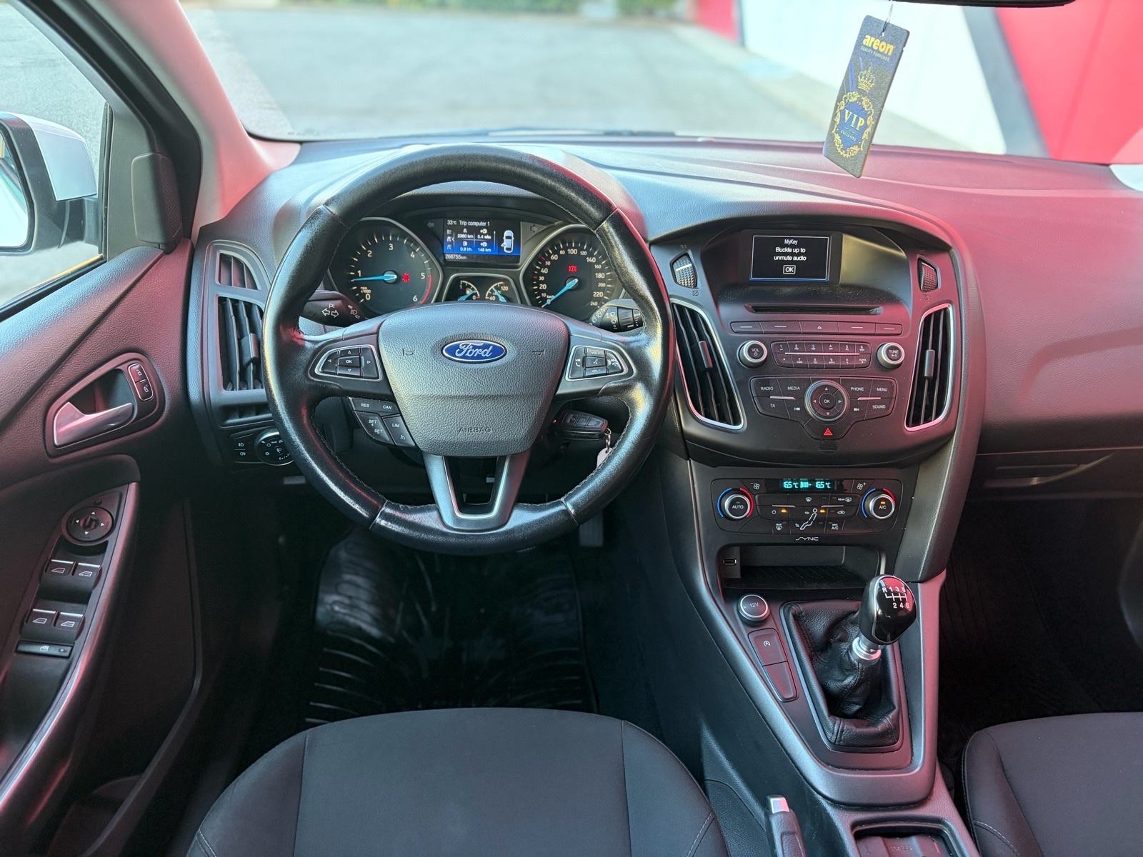 FORD FOCUS KARAVAN 1,5 TDCI EURO 6 KAO NOV!!!, fotografija 8