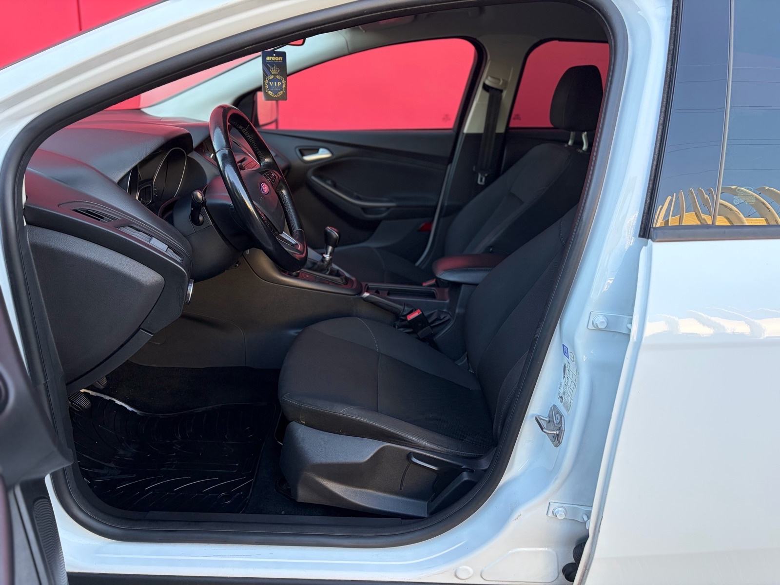 FORD FOCUS KARAVAN 1,5 TDCI EURO 6 KAO NOV!!!, fotografija 9