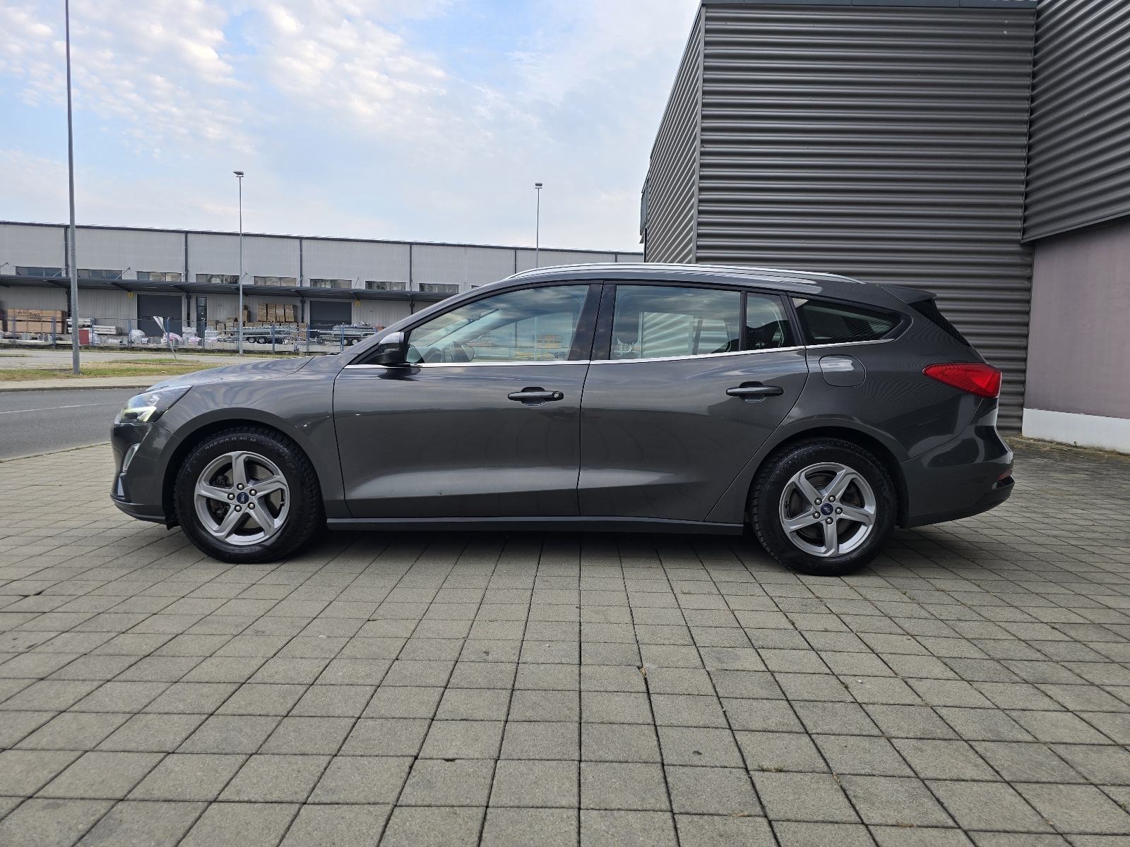 Ford Focus Karavan 1,5 Tdci / Kamera / Led / Navigacija /, fotografija 2