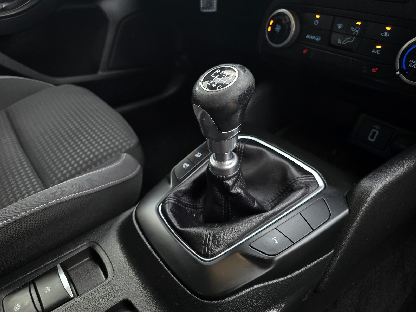 Ford Focus Karavan 1,5 Tdci / Kamera / Led / Navigacija /, fotografija 18