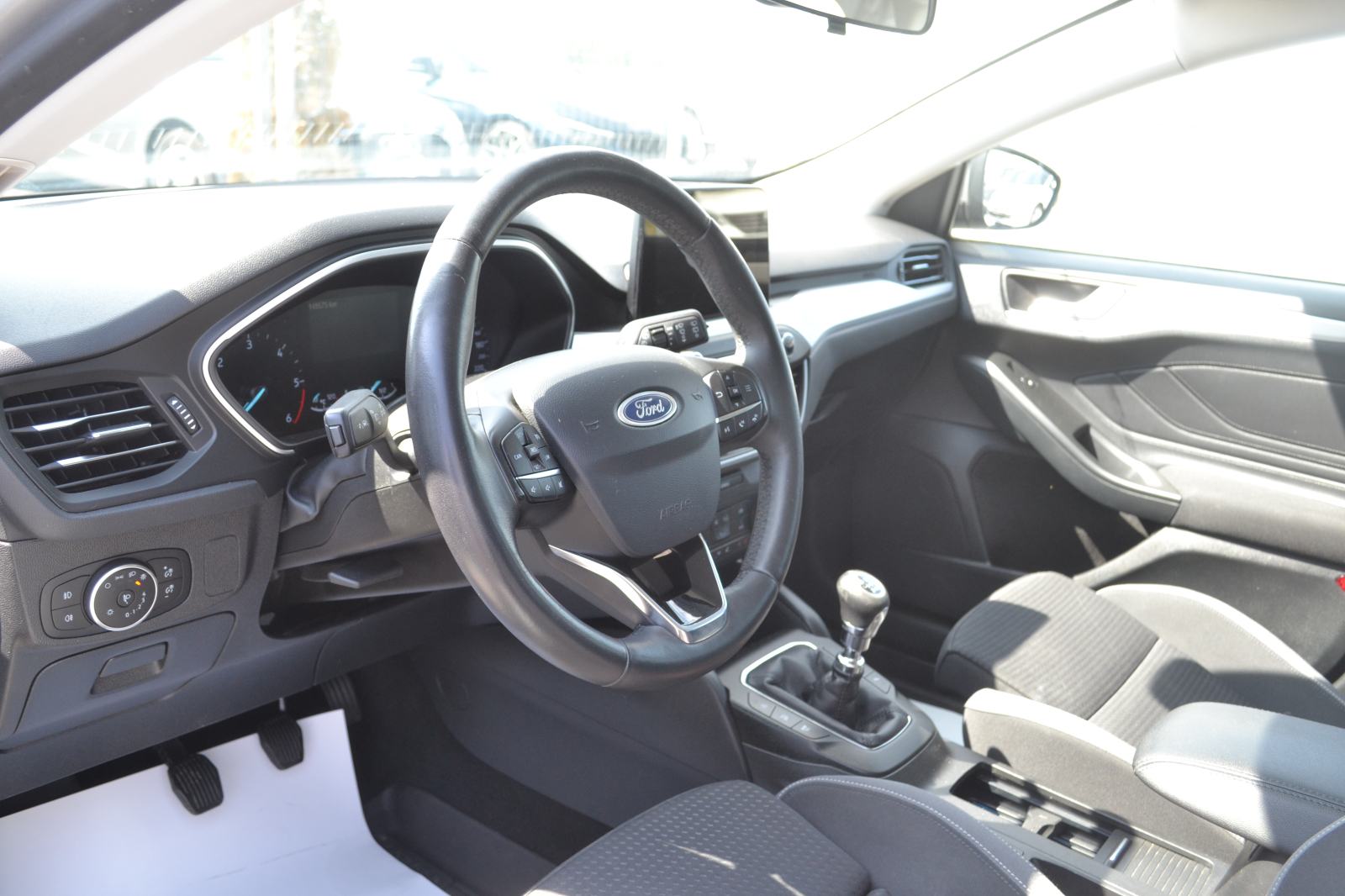 Ford Focus Karavan 1,5 TDCi *** LEASING BEZ UČEŠĆA *** SERVISNA***, fotografija 10