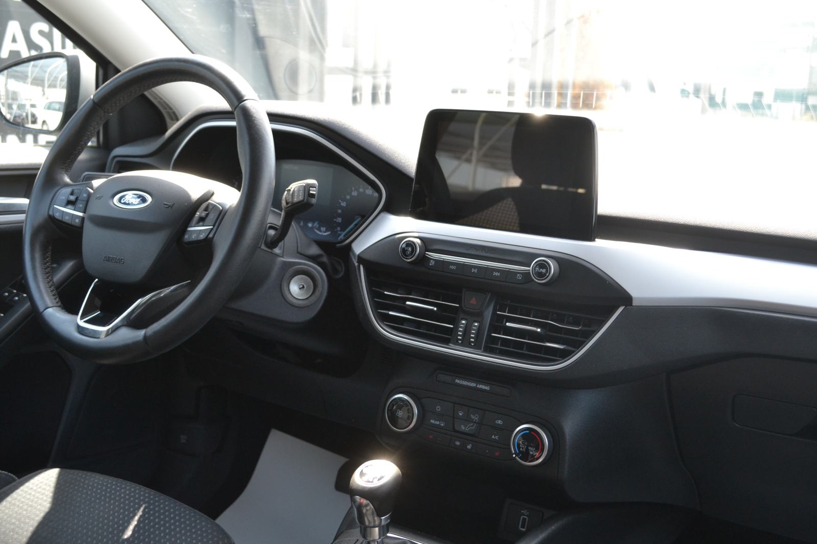 Ford Focus Karavan 1,5 TDCi *** LEASING BEZ UČEŠĆA *** SERVISNA***, fotografija 7