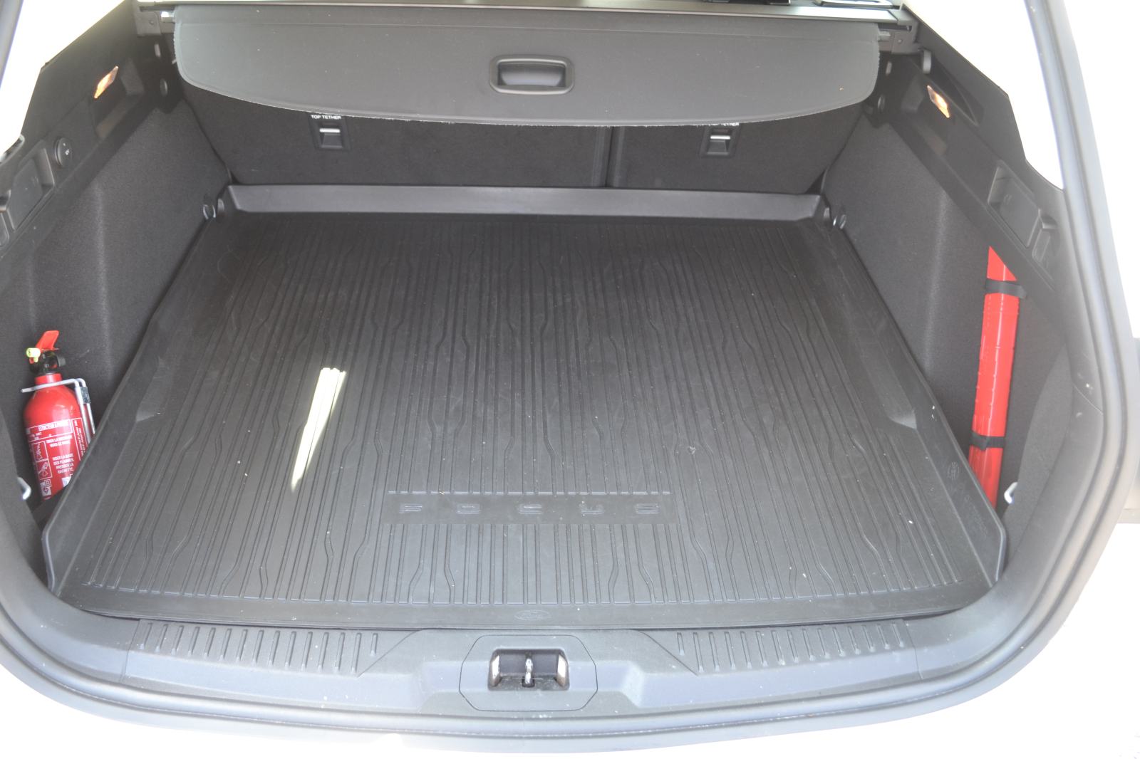 Ford Focus Karavan 1,5 TDCi *** LEASING BEZ UČEŠĆA *** SERVISNA***, fotografija 16