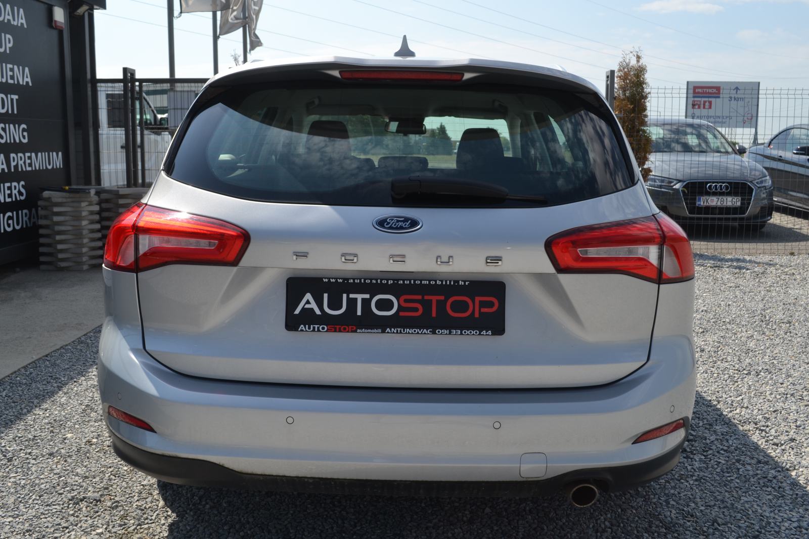 Ford Focus Karavan 1,5 TDCi *** LEASING BEZ UČEŠĆA *** SERVISNA***, fotografija 5