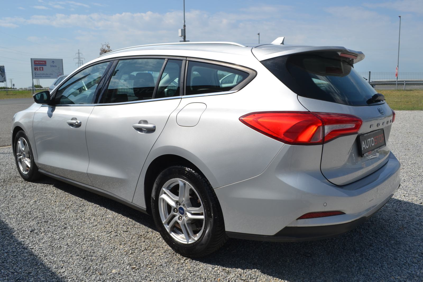 Ford Focus Karavan 1,5 TDCi *** LEASING BEZ UČEŠĆA *** SERVISNA***, fotografija 6