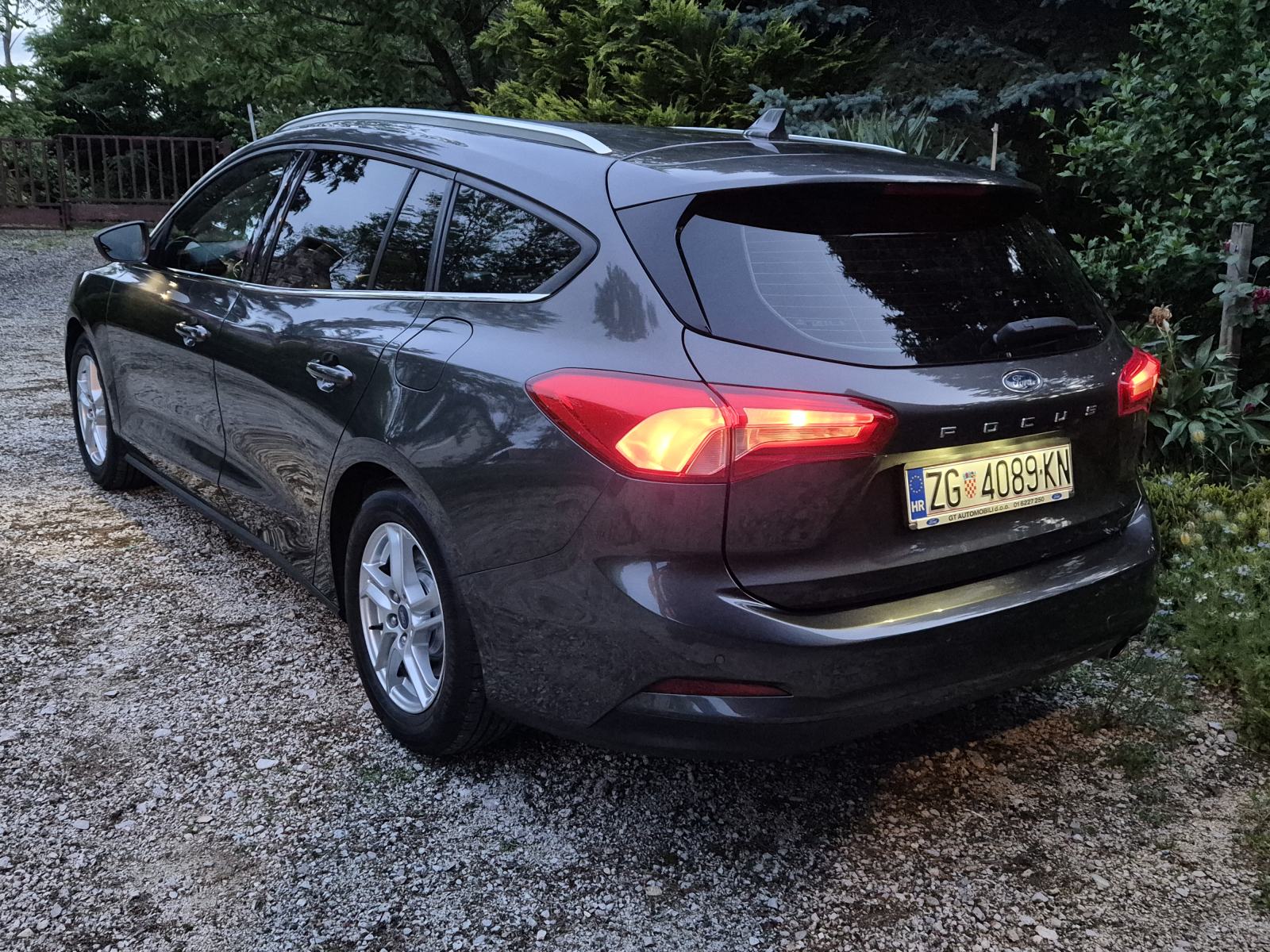 Ford Focus Karavan 1,5 TDCI*NAVIGACIJA*LED SVIJETLA*REG.07.MJ.2027.G*, fotografija 2