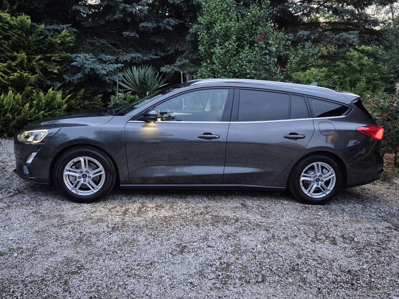 Ford Focus Karavan 1,5 TDCI*NAVIGACIJA*LED SVIJETLA*REG.07.MJ.2027.G*, fotografija 3