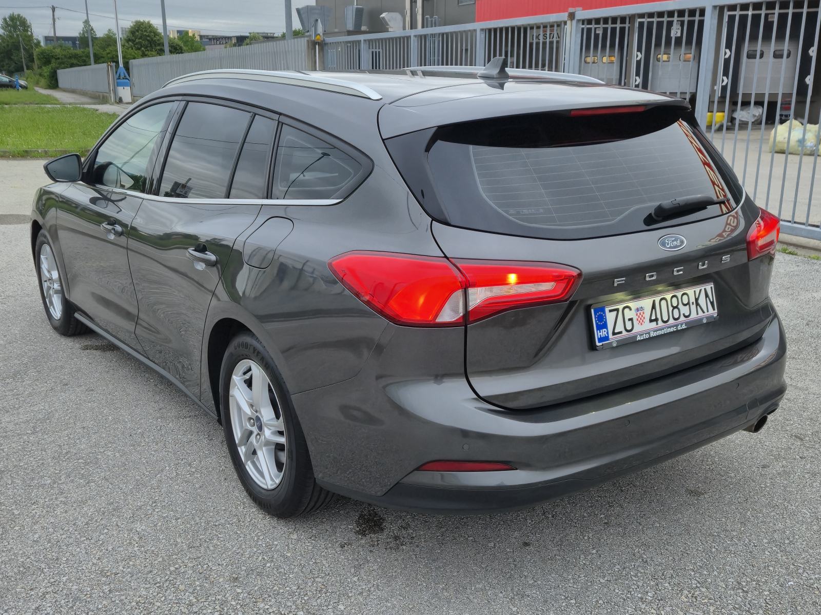 Ford Focus Karavan 1,5 TDCI*NAVIGACIJA*LED SVIJETLA*REG.07.MJ.2027.G*, fotografija 8