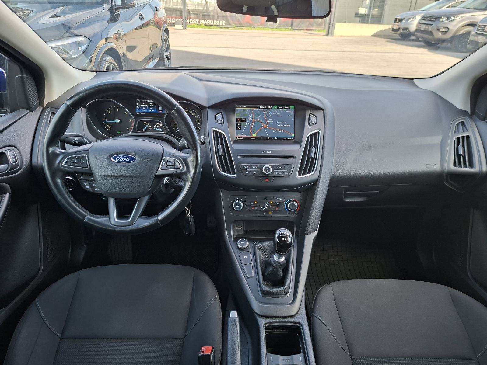 Ford Focus Karavan 1,5 TDCi-REG 1GOD-VEL.SERVIS-ODLIČAN, fotografija 13