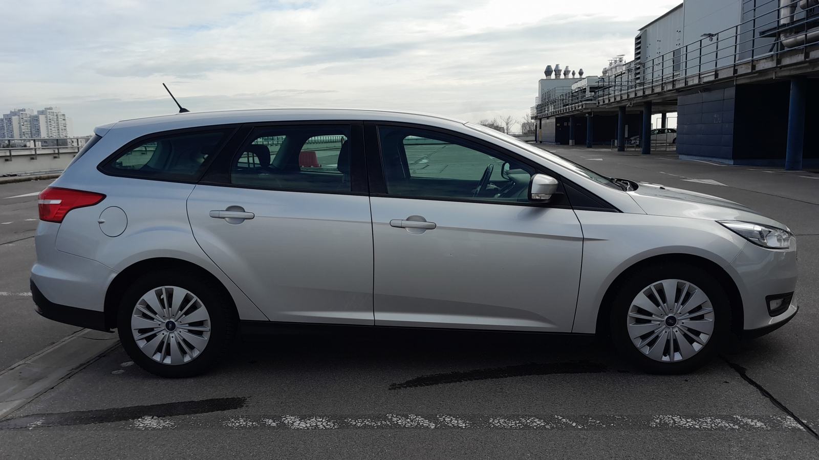 Ford Focus Karavan 1,5 TDCi TOP STANJE! VELIKA NAVIG., fotografija 4