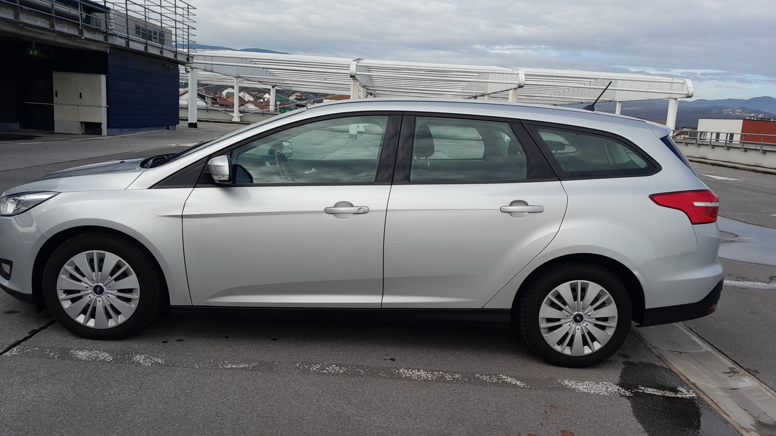 Ford Focus Karavan 1,5 TDCi TOP STANJE! VELIKA NAVIG., fotografija 5