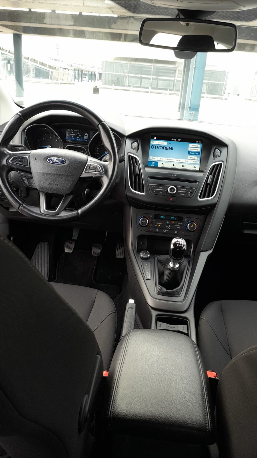 Ford Focus Karavan 1,5 TDCi TOP STANJE! VELIKA NAVIG., fotografija 15