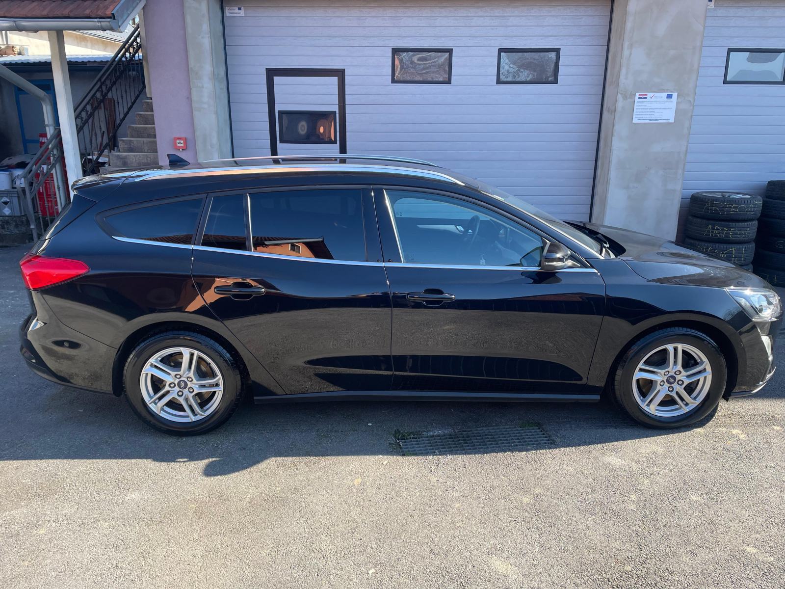 Ford Focus Karavan 1,5 EcoBlue TDCi, fotografija 4