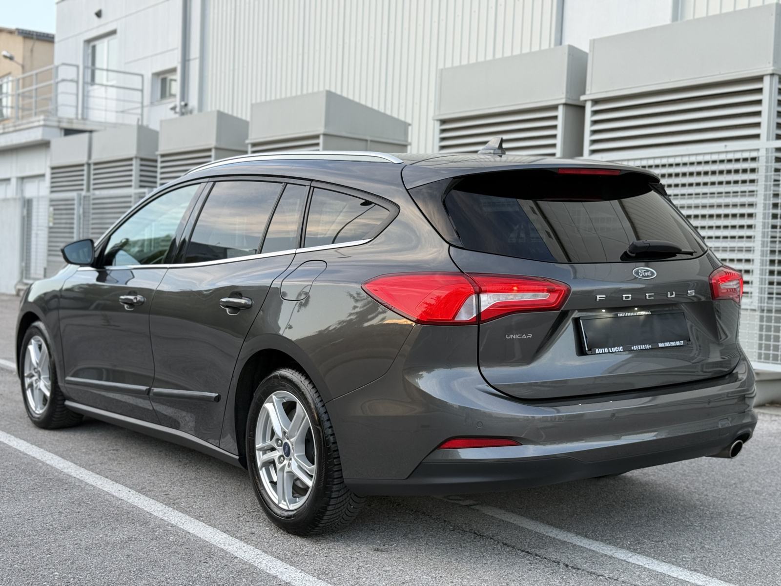 *Ford Focus Karavan 1,5 TDCi*129 000KM*2019 GODINA*SERVISNA*TOP STANJE, fotografija 8