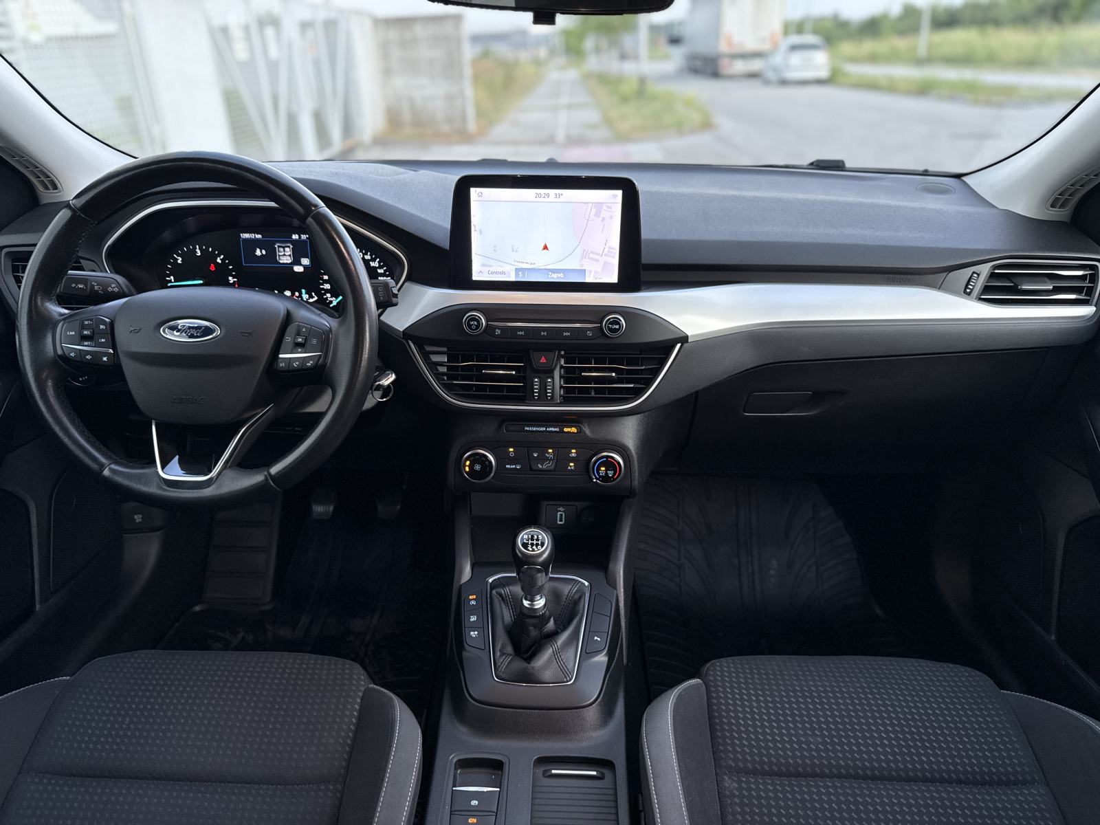 *Ford Focus Karavan 1,5 TDCi*129 000KM*2019 GODINA*SERVISNA*TOP STANJE, fotografija 15