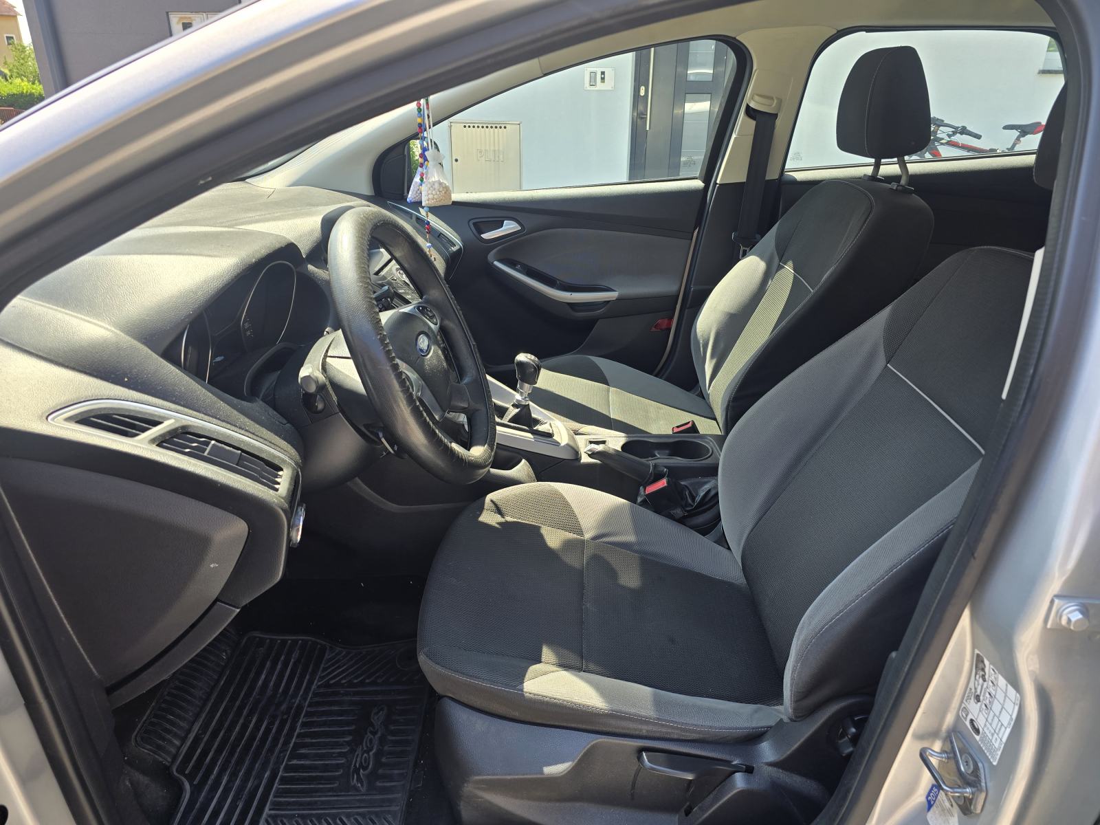 Ford Focus Karavan 1,5 TDCi 2014 god . Reg 12/2026 odlično stanje, fotografija 6