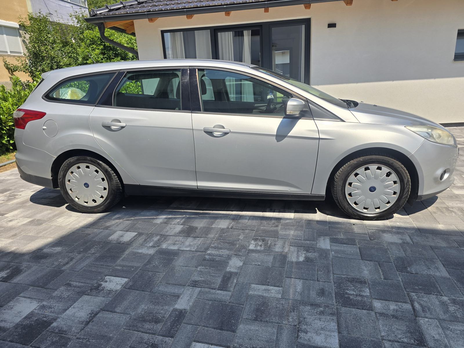 Ford Focus Karavan 1,5 TDCi 2014 god . Reg 12/2026 odlično stanje, fotografija 9