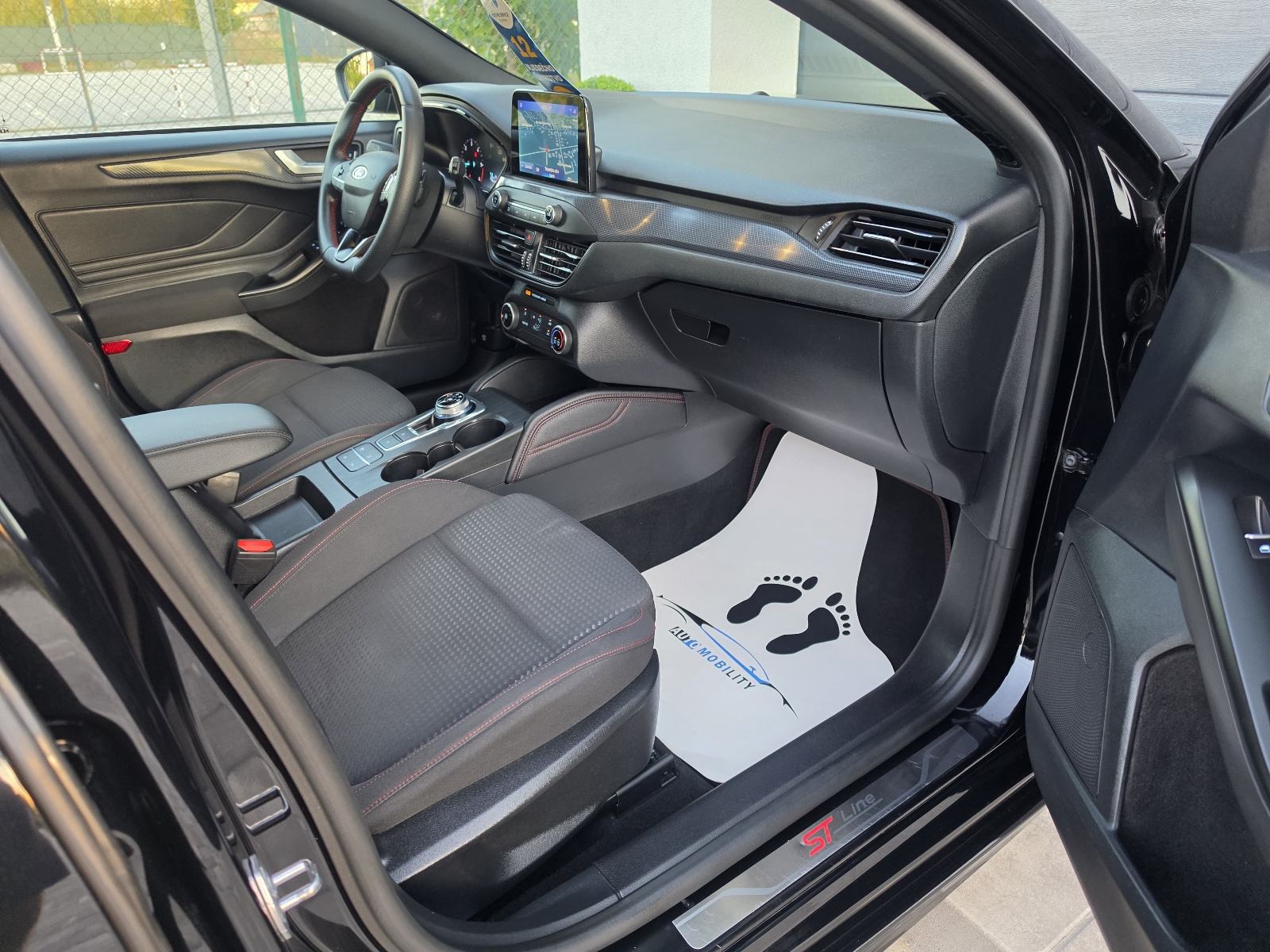 Ford Focus Karavan 1,5 TDCi ST-LINE AUT. FULL LED NAVI **GARANCIJA**, fotografija 12