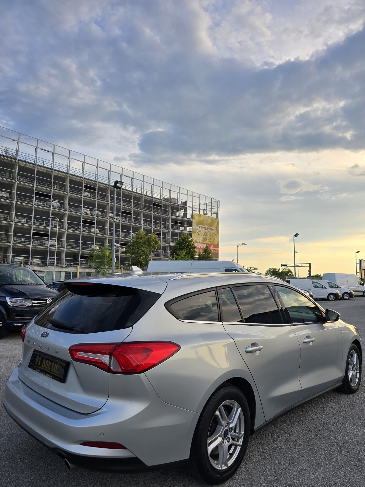 FORD FOCUS KARAVAN 1.5D * AUTOMATIK * 2020.GOD. * ODLIČNO STANJE *, fotografija 5