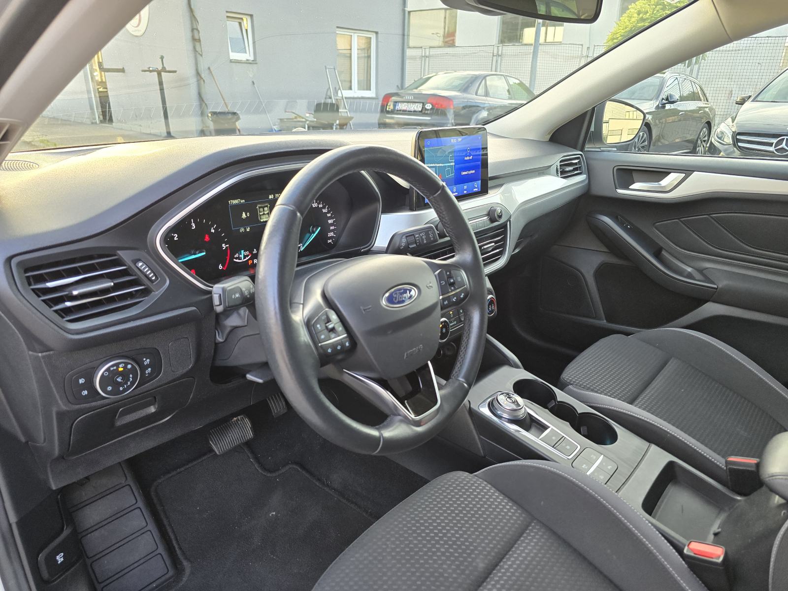 FORD FOCUS KARAVAN 1.5D * AUTOMATIK * 2020.GOD. * ODLIČNO STANJE *, fotografija 13