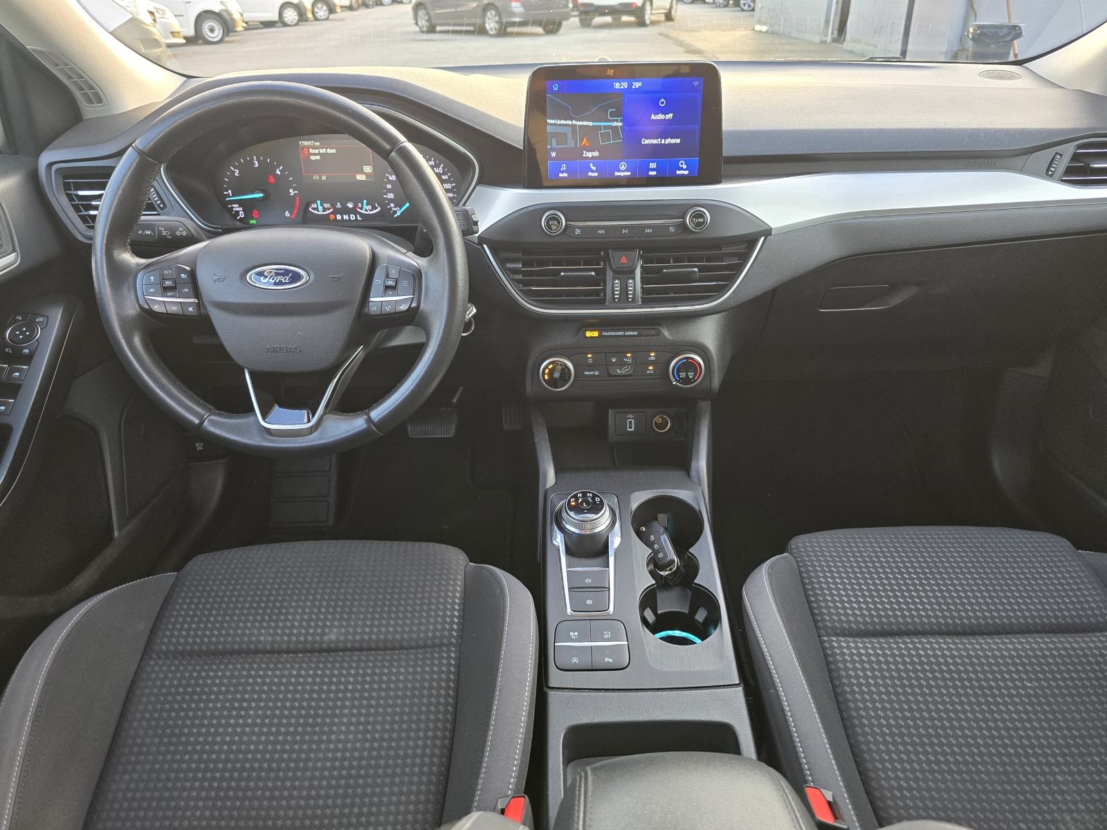 FORD FOCUS KARAVAN 1.5D * AUTOMATIK * 2020.GOD. * ODLIČNO STANJE *, fotografija 12
