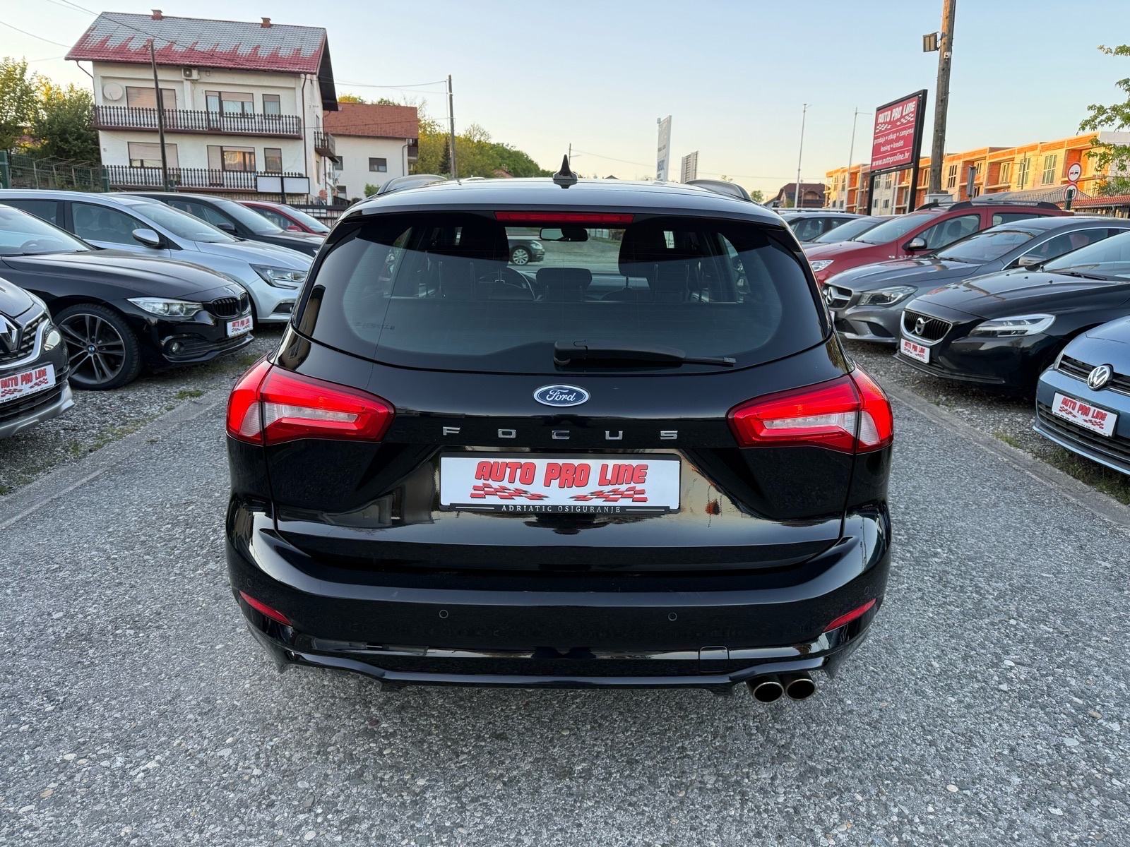 Ford Focus Karavan 1.5d Automatik - ST LINE - 2019.g. Ekstra stanje, fotografija 3