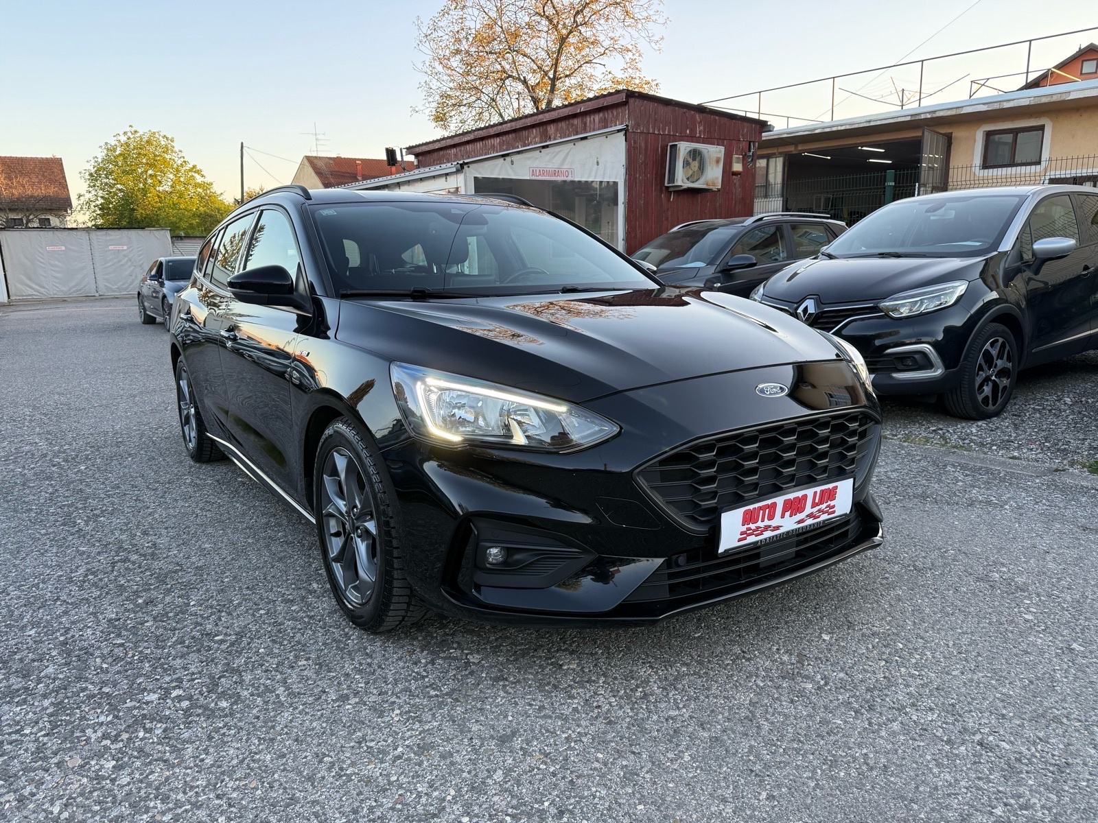 Ford Focus Karavan 1.5d Automatik - ST LINE - 2019.g. Ekstra stanje, fotografija 5