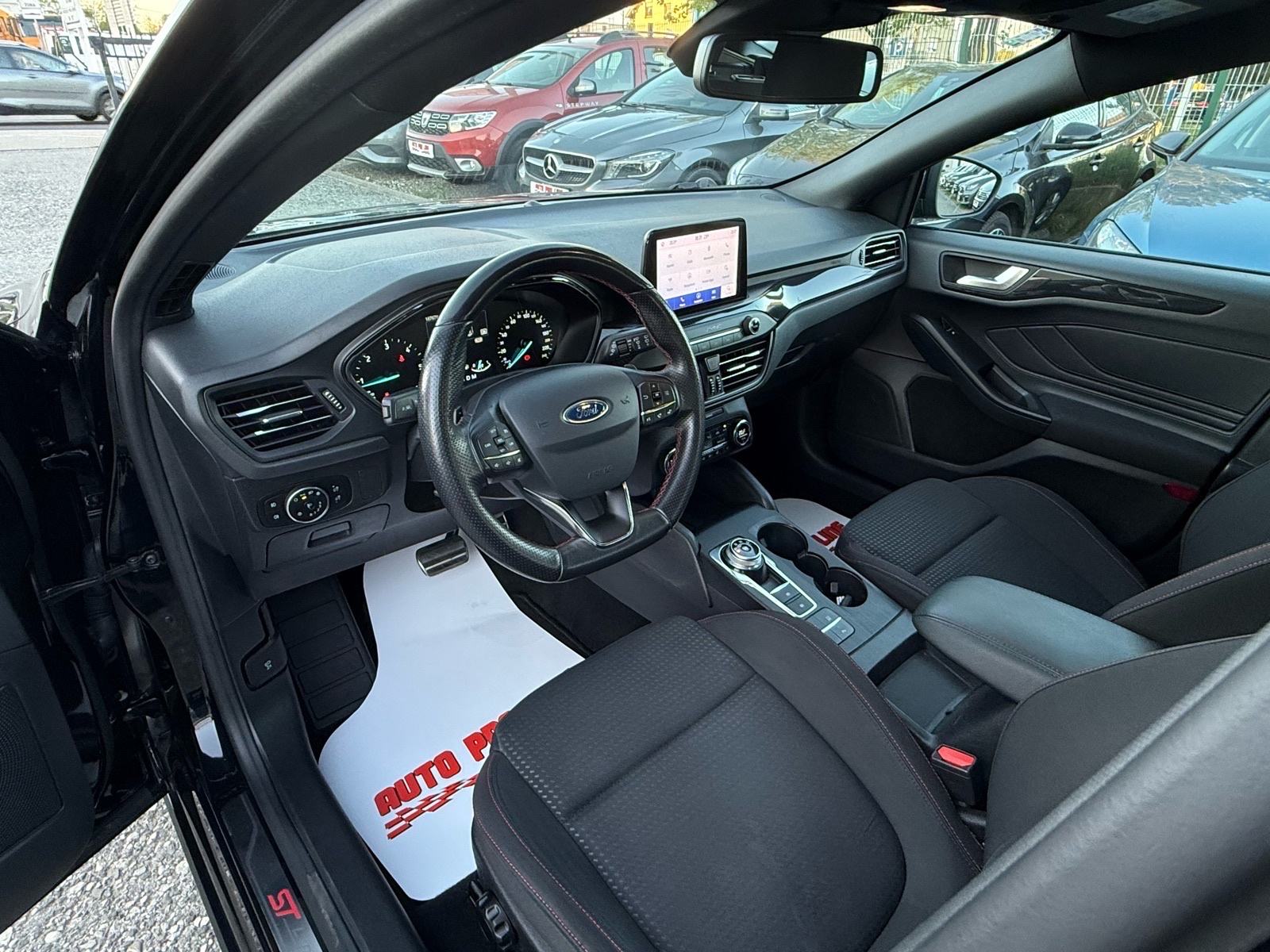 Ford Focus Karavan 1.5d Automatik - ST LINE - 2019.g. Ekstra stanje, fotografija 9