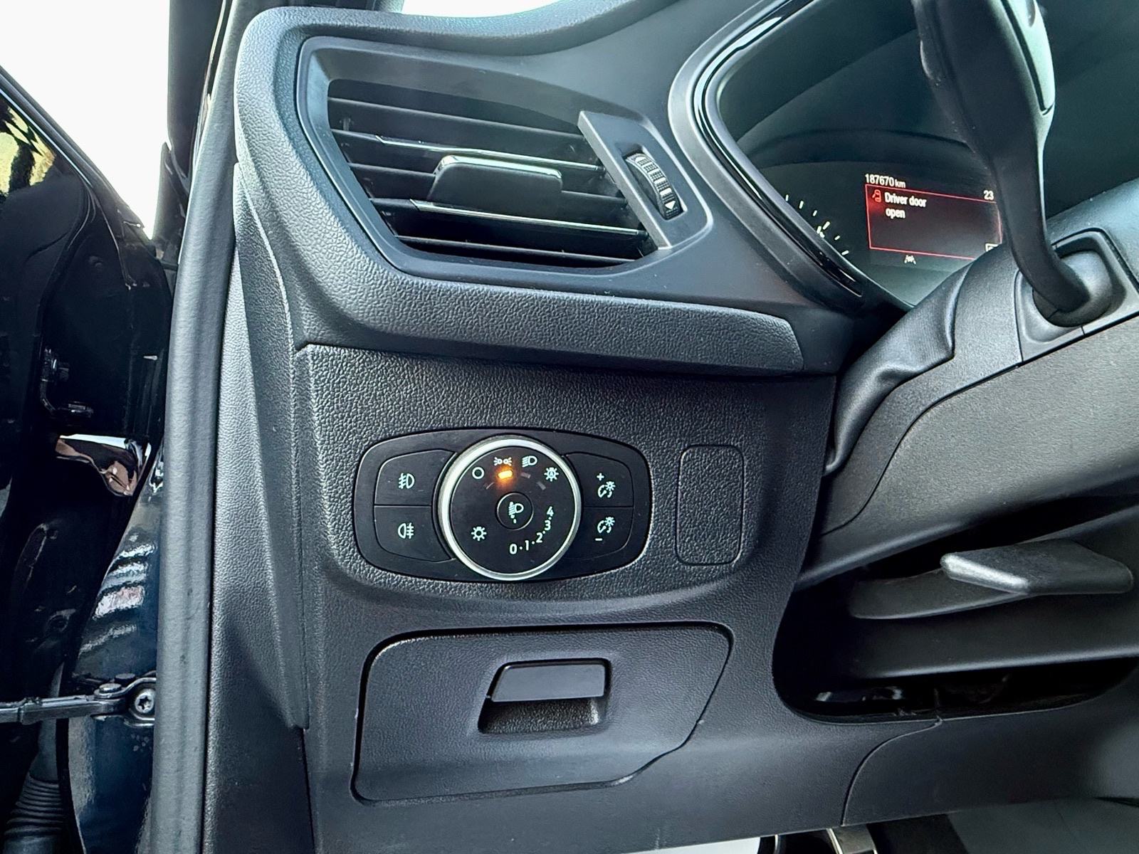 Ford Focus Karavan 1.5d Automatik - ST LINE - 2019.g. Ekstra stanje, fotografija 18