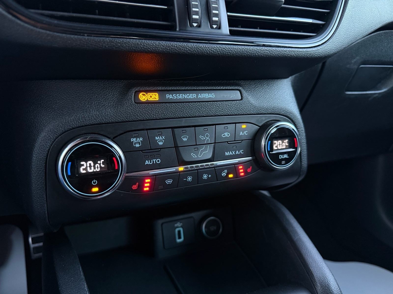 Ford Focus Karavan 1.5d Automatik - ST LINE - 2019.g. Ekstra stanje, fotografija 17